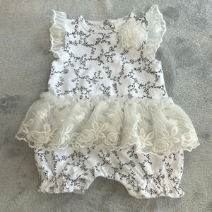 Laura Ashley Baby - One piece romper outfit. Size 3-6 months